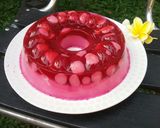 Foto langkah ke 4 dari resep Puding polkadot buah naga ala bunda jkb.