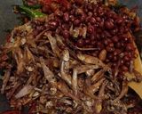 Foto langkah ke 4 dari resep Kering tempe teri kacang.