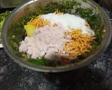 A picture of step 2 of Aloo bhujia mint chutney.