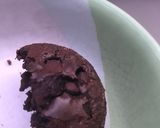 Foto langkah ke 5 dari resep Brownies Cup Microwave tanpa Baking Powder.