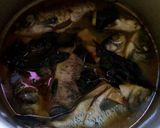 Foto langkah ke 4 dari resep Pindang ikan mas duri lunak.