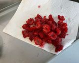 Une image de l'étape 8 de Salade de fruits rouges, ananas et raisin.