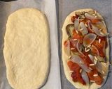 Foto del paso 7 de la receta: Cocas de Sant Joan !!!!!1=Sobrasada, queso de cabra, miel y huevo de codorniz … 2 = de escalivada …