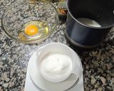 Foto del paso 1 de la receta: Crema pastelera para rellenar tortas