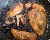 Grillezett csirkemell, meggyszósszal recept fázis 3 fotója