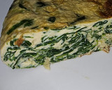 Foto del paso 6 de la receta: Tortilla de espinacas, ajos tiernos y bacalao