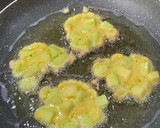 Legegyszerűbb cukkini “tócsni” recept fázis 3 fotója