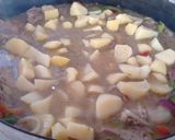 Foto del paso 4 de la receta: Bondiola al disco con cerveza y papas