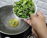 A picture of step 3 of Methi Matar Malai.