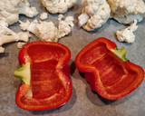 Foto del paso 1 de la receta: Pimientos rellenos de jamón y huevo