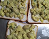 A picture of step 7 of Mushroom Toast.