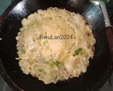 Foto langkah ke 3 dari resep Telor Dadar Gimbal.