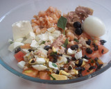 Foto del paso 6 de la receta: Ensalada de pasta vegetal, queso blanco, atún y huevo