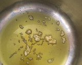 Foto del paso 2 de la receta: Guisadito de calamar, galeras y langostinos (olor a viernes)