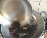 Foto langkah ke 6 dari resep Cumi Tumis Hitam Pedas.