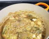 Foto del paso 5 de la receta: Arroz integral con rape, ajetes y alcachofas (para vagos)