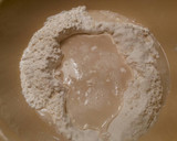 Foto del paso 1 de la receta: Bollos de harina candeal