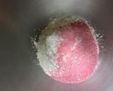 Une image de l'étape 3 de Pâte brisée aux pralines roses, lait et farine d'épeautre.