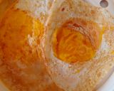 Foto langkah ke 2 dari resep Telur Ceplok Saus Tiram ala Anak Kos.