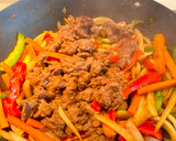 Foto del paso 8 de la receta: Solomillo de ternera y verduras salteados en wok