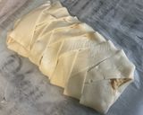 Une image de l'étape 11 de Tresse feuilletée aux amandes, pignons de pin et amaretto.