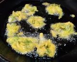 A picture of step 3 of Palak patta pakodis.
