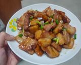 Hình bước làm 3 của món Thịt rang cháy cạnh