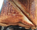मिक्स व्हेज इटालियन चीज सँडविच (mix veg cheese sandwich recipe in marathi) रेसिपी स्टेप 7 फोटो 