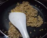 A picture of step 4 of Till chikki.