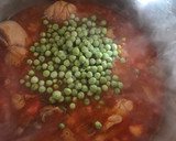 Foto del paso 3 de la receta: Guiso de pollo con puerro y guisantes