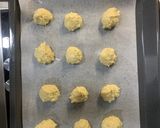 A picture of step 7 of Cheesy dough balls.