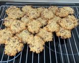 A picture of step 2 of Banana baked with honey & Oatmeal Cookies.