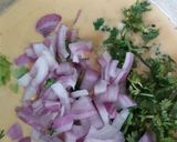 बेसन प्याज़ के क्रिस्पी टोस्ट(Beasan pyaz ke crispy toast recipe in Hindi) रेसिपी चरण 2 फोटो