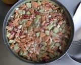 Une image de l'étape 4 de Tartare de melon tomates concombre feta et saumon fumé façon gâteau.