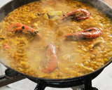 Foto del paso 7 de la receta: Arroz con gambones en paella