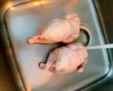 รูปขั้นตอนการทำที่ 1 ของ ไก่คั่วหม้อปลาร้านัว style by barbie👩🏼‍🍳