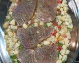 Foto del paso 1 de la receta Lomos de atún al horno con zumo de naranja y verduras