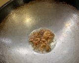 Foto langkah ke 1 dari resep Spaghetti Telur Asin dengan Udang.