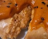 Foto del paso 11 de la receta: Saquitos de papel de arroz relleno de dorada y gambitas rojas