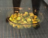 Une image de l'étape 2 de Chou de Bruxelles gratiné au four.