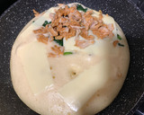 Foto del paso 2 de la receta: Tortilla soufflé rellena de pollo y espinacas