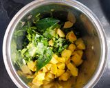 पालक आंवला ग्रीन जूस (Palak Aamla Green Juice Recipe In Hindi) रेसिपी चरण 2 फोटो