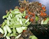 Foto langkah ke 3 dari resep Tumis Pedes Jambrong Bubuk.
