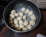Foto del paso 5 de la receta: Hígado adobado a la plancha con papas arrugas