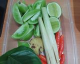 Foto langkah ke 2 dari resep Tomyam Seafood.