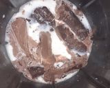 A picture of step 1 of Cappuccino Frappe.