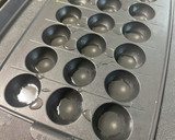 A picture of step 3 of Gindaco-Style! Crispy and Fluffy Takoyaki (Flour-Based).