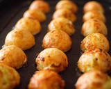 A picture of step 7 of Gindaco-Style! Crispy and Fluffy Takoyaki (Flour-Based).