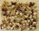 Foto del paso 5 de la receta: Empanada rápida de zamburiñas y cerezas pasas