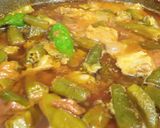 A picture of step 4 of Bhindi gosht.